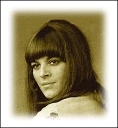 De son vrai nom Nicole Grisoni, elle enregistre en 1966 son premier disque et enchaîne les succès dès 1967, notamment avec ... .