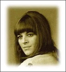 De son vrai nom Nicole Grisoni, elle enregistre en 1966 son premier disque et enchane les succs ds 1967, notamment avec ... .