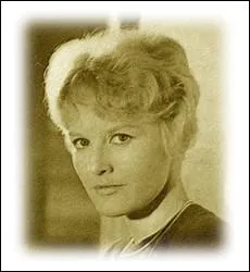 C'est sans aucun doute la plus franaise des chanteuses britanniques de ces annes-l. Elle se rvle en 1962 au public franais avec ... .