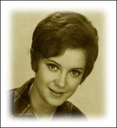 Auteur-compositrice issue du petit conservatoire de Mireille, elle commence sa carrière en 1963 avec ce premier succès ... .