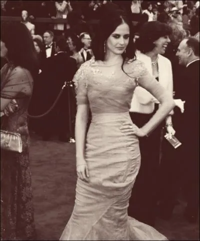 Quelle est la particularit du nom de famille d'Eva ?