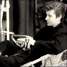 Dans les annes 60, l'un des tubes tait  Una lacrima sul viso  (Une larme sur le visage). Qui en tait l'interprte ?