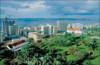 Qu'est-ce qui est proche de KAMPALA ?