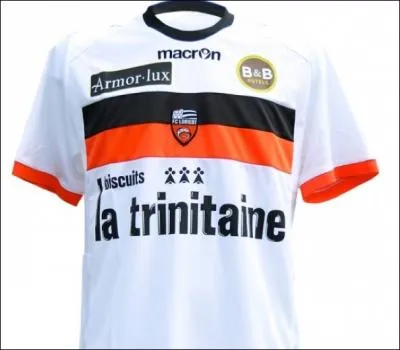 L'entraneur de cette quipe se nomme ... .