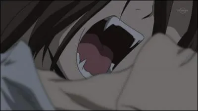 A qui appartiennent ces canines de vampire ?