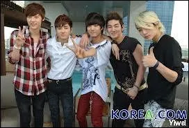 Le nouveau groupe de la Pledis Entertainment nous a agrablement surpris avec un univers diffrent des autres groupes avec son premier titre  Face . Dj plus de 12 millions de vues :