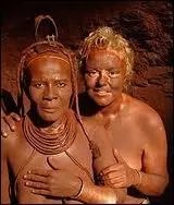 Qui est  droite sur la photo ?