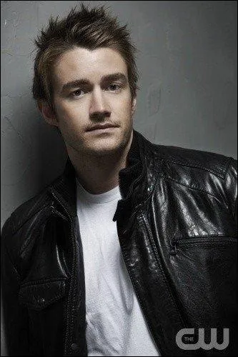 Dans la dernire saison Clay a de gros soucis de :