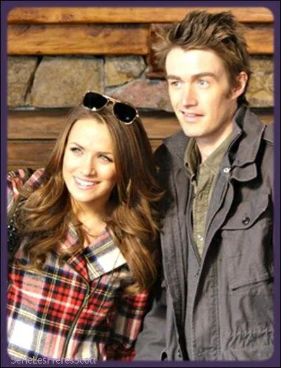 Quinn forme un couple avec ?