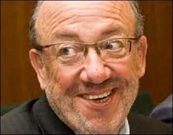 Homme politique belge, ancien commissaire europen au Dveloppement et  l'Aide humanitaire...