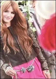 Pourquoi Bella a-t-elle prit des cours  domicile ?