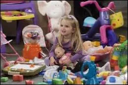 Que ralise-t-elle pour garder en souvenir la petite enfance de sa soeur ?