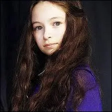 Comment s'appelle la fillette qui va se faire tuer par les Volturi ?