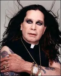 Voici Ozzy Osbourne. Il a t le chanteur de :
