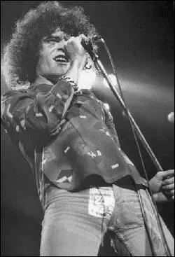 Il a t le chanteur de Nazareth. Qui est ce chanteur ?