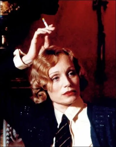 Un magnifique film choral sur fond de luttes des classes, et d'intrigues familiales et policires, lors d'une partie de chasse dans l'aristocratie britannique, ralis par le grand Robert Altman