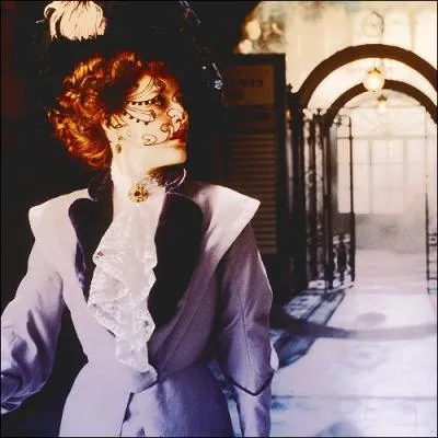 Tir d'un roman de Edith Wharton, avec une Gillian Anderson excellente en Lily Bart, voici un trs beau film sur l'extrme cruaut des rgles sociales. C'est ?