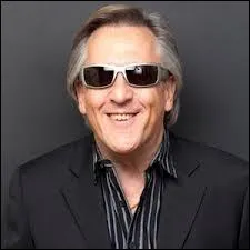 Quel chanteur a produit "The fool" le premier tube de Gilbert Montagné ?