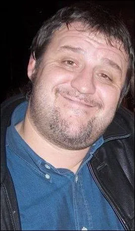 Comment s'appelle le pre d'Adam Fontella ?