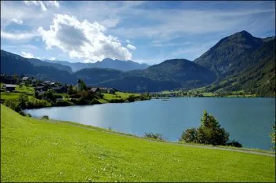  �tre pris dans le pi�ge .