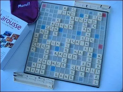 Comment s'appelait l' anctre du Scrabble cr par un architecte new-yorkais en 1931 ?