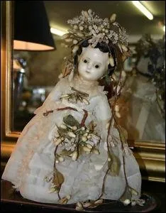 Avec quoi taient fabriques les poupes rserves aux riches aux 18e sicle ?