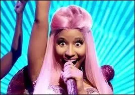 Au tout dbut, Nicki dit une phrase, quelle est cette phrase ?