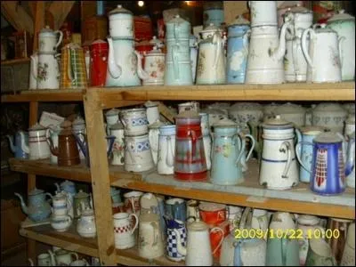 Il ou elle collectionne les cafetires ?