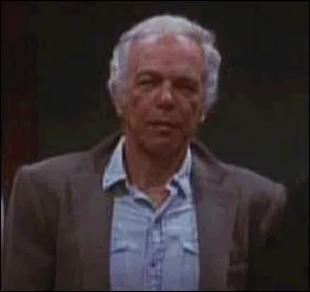 C'est l'infortune Rachel qui va se trouver dans un mli-mlo de coucheries imaginaires  son travail, sa patronne se persuadant qu'elle a une liaison avec le big boss, ici en photo...