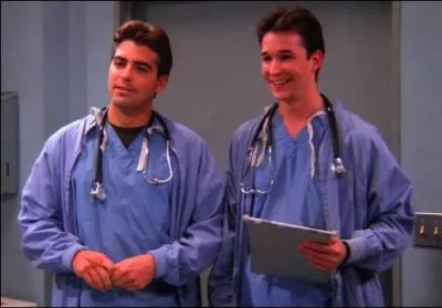 Eh oui, vous ne rvez pas, c'est bien George Clooney, accompagn par Noah Wyle, tous deux issus alors de Urgences. Ils sont mdecins dans l'pisode o ils sortent avec deux des filles, lesquelles ?