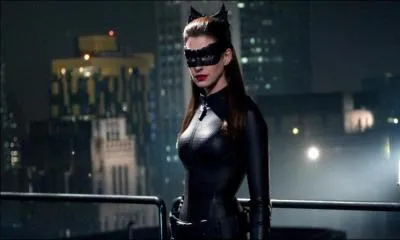 Qui joue Selina Kyle/Catwoman ?