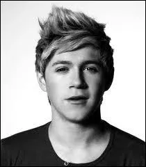 Mais  la place, il a chant... .