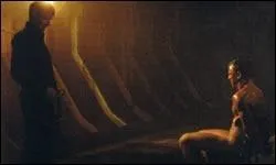 Bond se fait torturer  plusieurs reprises. Choisissez trois films o il se fait torturer.