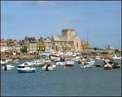 Je vous emmne  Barfleur. Comment appelle-t-on les habitants de cette ville Manchote ?