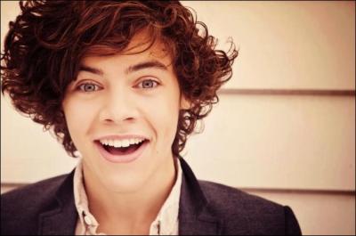 Qui a galement les cheveux boucls dans sa famille ?