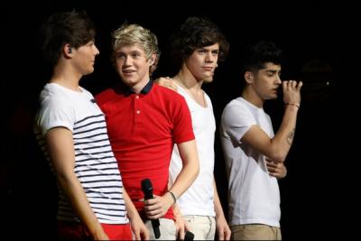 Quel membre du groupe Harry aime-t-il regarder se brosser les dents ?