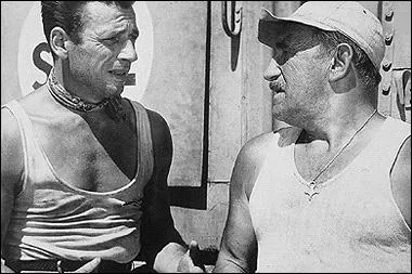 Éloge. Il fut un temps où il s'ignorait malgré une forte valeur ajoutée. Tout le monde en avait un ! Des stars le portèrent et il devint grand.