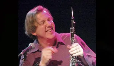 Les hautbois cor anglais et contrebasson sont tous deux des instruments de la famille des ?