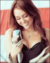 Comment se nomme sa mre ?