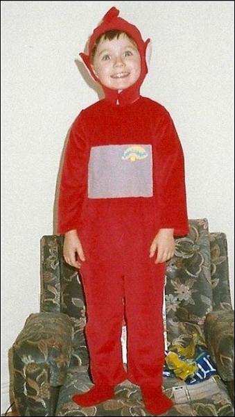 Quel ge avait Niall quand il s'est dguis en  Po  des Tltubbies ?