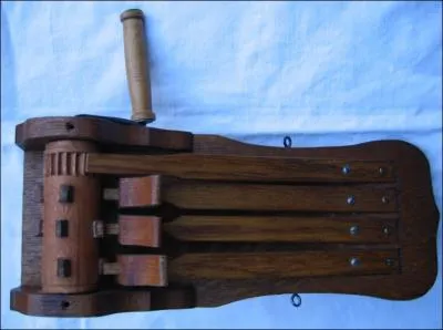 La crècelle est un instrument à percussion