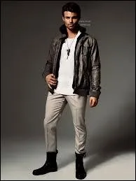 Beau, fort et grand notre Daniel; quelle est sa taille ?