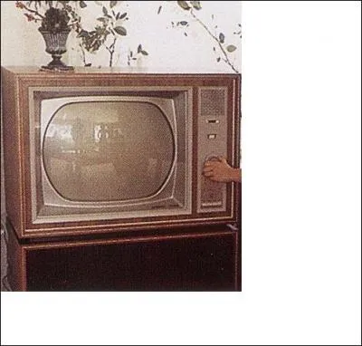 L'mission  Les Douze Coups de Midi  est prsente par Jean-Luc sur tf1. L'mission  N'oublie pas les paroles  est prsente par Nagui sur France2.  90' enqute  est prsente par Carole Rousseau sur TM