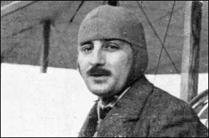 Son grand exploit fut de s'adjuger la coupe Michelin et d'atteindre en 2h45, la distance de 231 kilomtres.