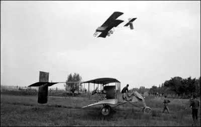 Il se signala par un duel avec Garros pour s'emparer du record du monde d'altitude, qu'il porta  quelque 6 120 mtres le 28 dcembre 1913.