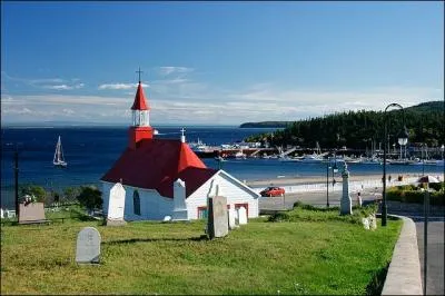 Nous voici maintenant  Tadoussac, o dans la baie nous pouvons observer des baleines, le nom de Tadoussac provient d'un mot indien montagnais qui signifie :