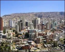 De quel pays d'Amrique du Sud la ville de La Paz est-elle la capitale administrative (le sige du gouvernement) ?
