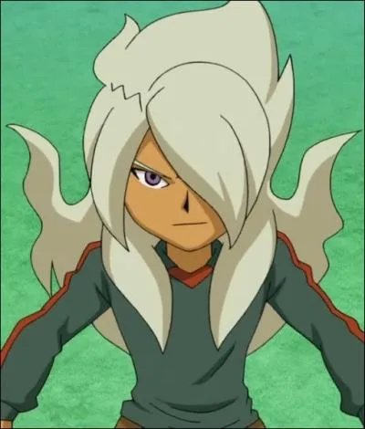 Quel est le nom entier et en franais de Ryuuzaki Ouji ?