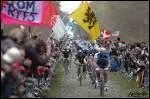 Quelle clbre course cycliste se droule en partie sur des pavs ?