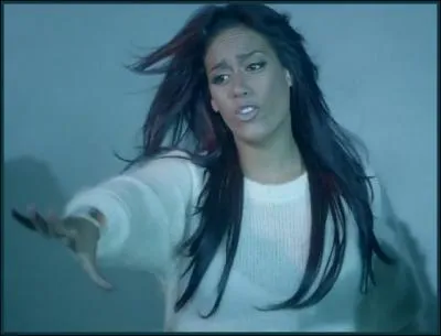 Quelle est la chanson de ce clip chante par Amel Bent ?